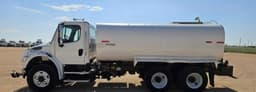 Camión pipa de agua Freightliner M2 106 2017 — 4,000 galones, solo 48,000 millas - fotografia 4