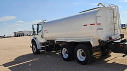Camión pipa de agua Freightliner M2 106 2017 — 4,000 galones, solo 48,000 millas - fotografia 5