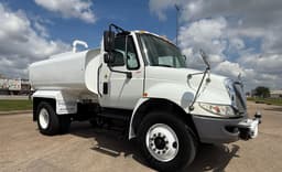 Camión pipa de agua International DuraStar 4300 2018 — 2,000 galones - fotografia 3