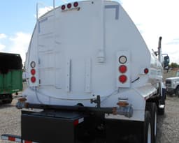 Camión pipa de agua Freightliner 108SD 2013 — 4,000 galones - fotografia 5