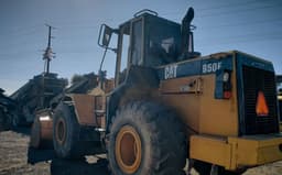 Cargador frontal Caterpillar 950F 1994 — cargador de ruedas de porte grande con cabina - fotografia 6
