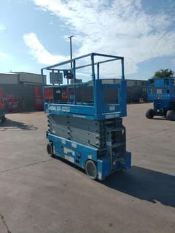 Plataforma de tijera Genie GS-3232 2016 — angosta, eléctrica 38 ft, solo 516 horas - fotografia 6