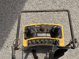 Bomba de Concreto Schwing KVM 39X 2003 – Pluma de 39 m Roll & Fold sobre Mack MR688S - fotografia 4