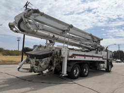 Bomba de Concreto Schwing KVM 39X 2003 – Pluma de 39 m Roll & Fold sobre Mack MR688S - fotografia 5