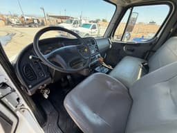 Pipa de Agua Freightliner M2 106 2012 – Tanque de 9,464 Litros (2,500 Galones) - fotografia 4