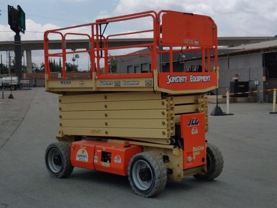Elevador de Tijera JLG M4069LE 2015 – Todo Terreno de 40 ft con Solo 562 Horas - fotografia 1
