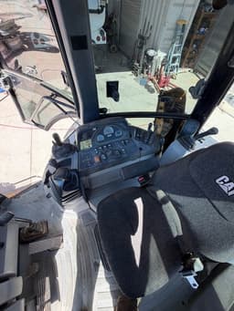 Retroexcavadora Caterpillar 420E 2012 – 4x4 con Cabina Cerrada y 2,813 Horas - fotografia 3