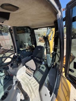 Retroexcavadora Caterpillar 420E 2012 – 4x4 con Cabina Cerrada y 2,813 Horas - fotografia 5