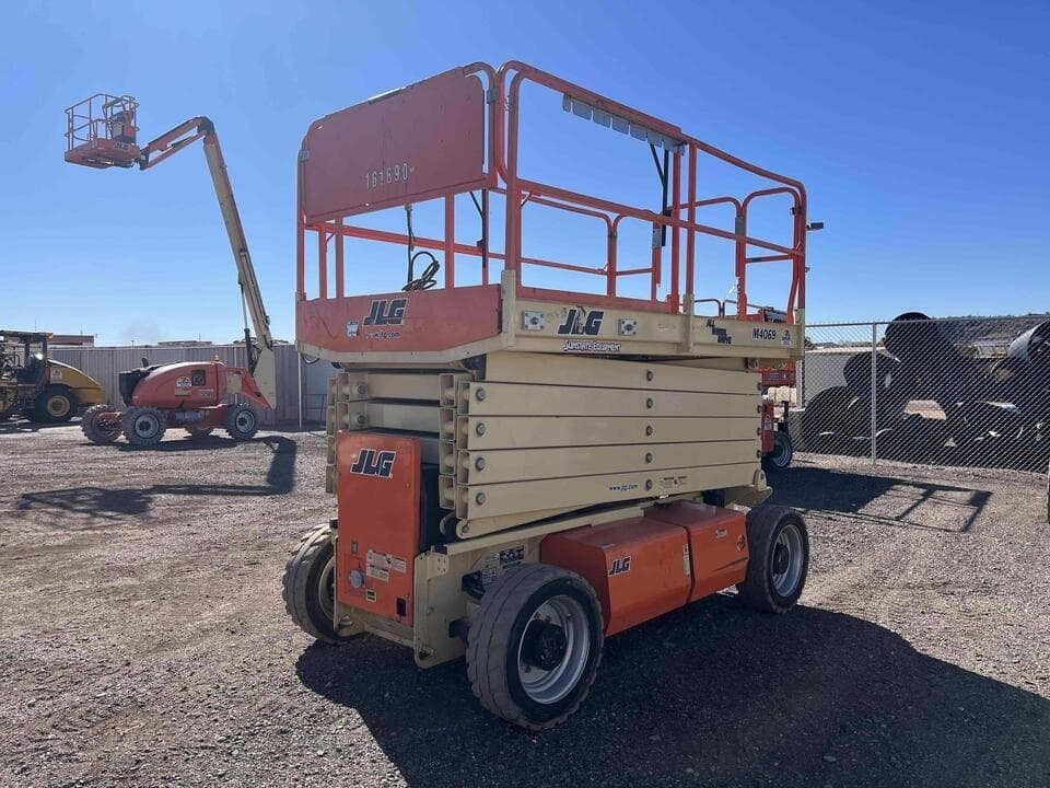 Elevador de tijera JLG M4069LE 2017 | 40 ft y 505 horas - fotografia 1