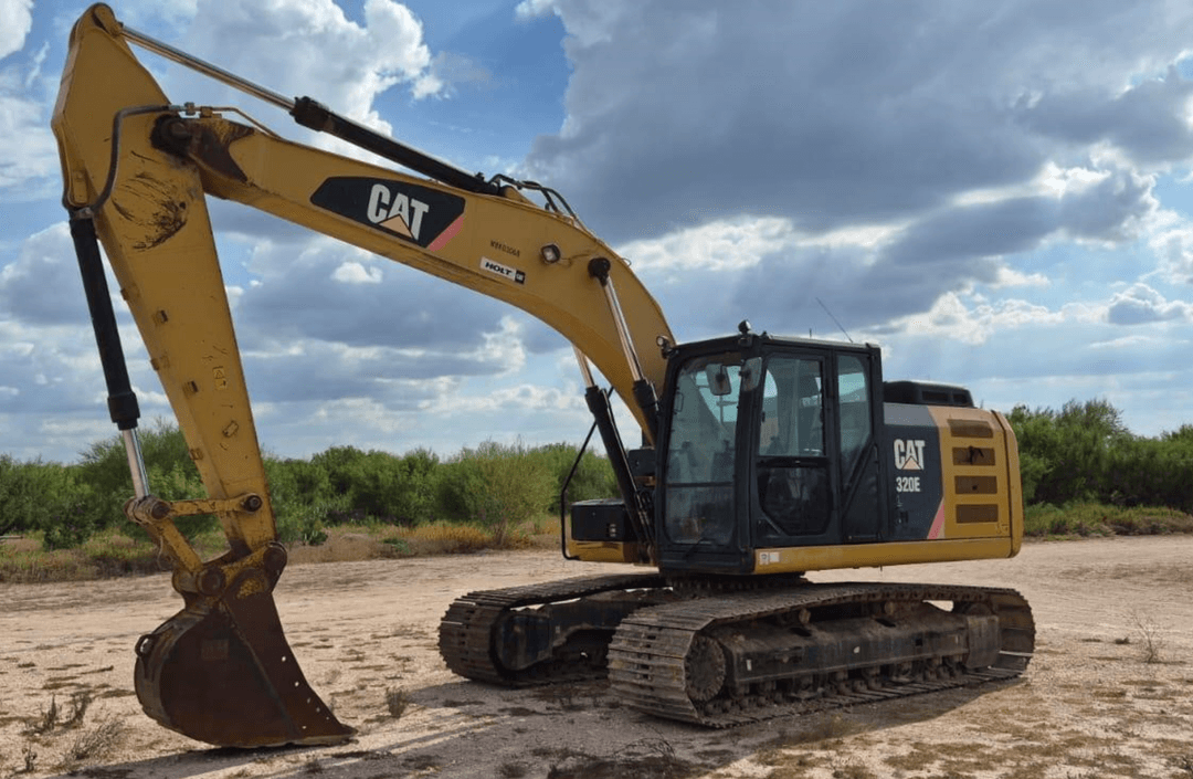 Excavadora Caterpillar 320EL 2014 vista frontal lateral en Freer, Texas