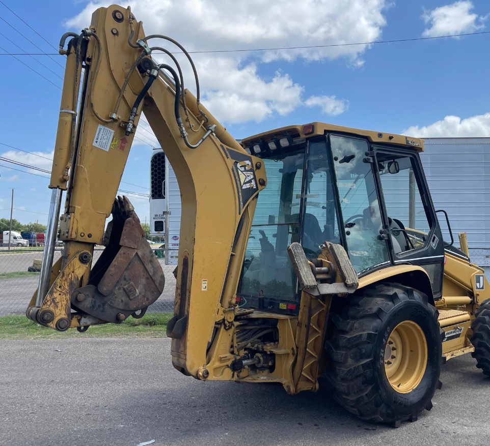 Retroexcavadora Caterpillar 420D 2001 — retro multipropósito confiable