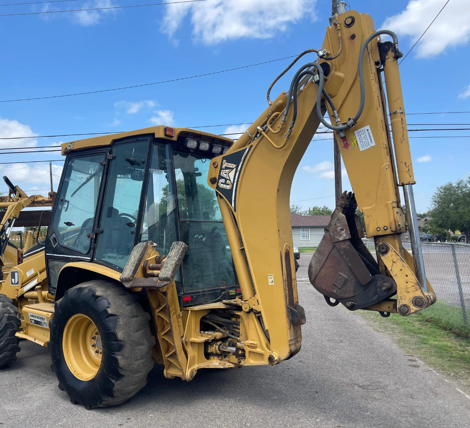 Retroexcavadora Caterpillar 420D 2001 — retro multipropósito confiable