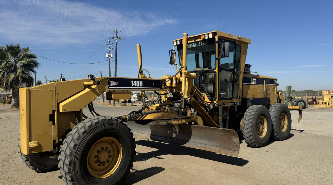 Motoconformadora Caterpillar 140H VHP Plus 2007 — ripper, cabina, A/C y cámaras - fotografia 8