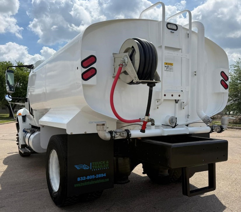 Camión pipa de agua International DuraStar 4300 2018 — 2,000 galones - fotografia 7