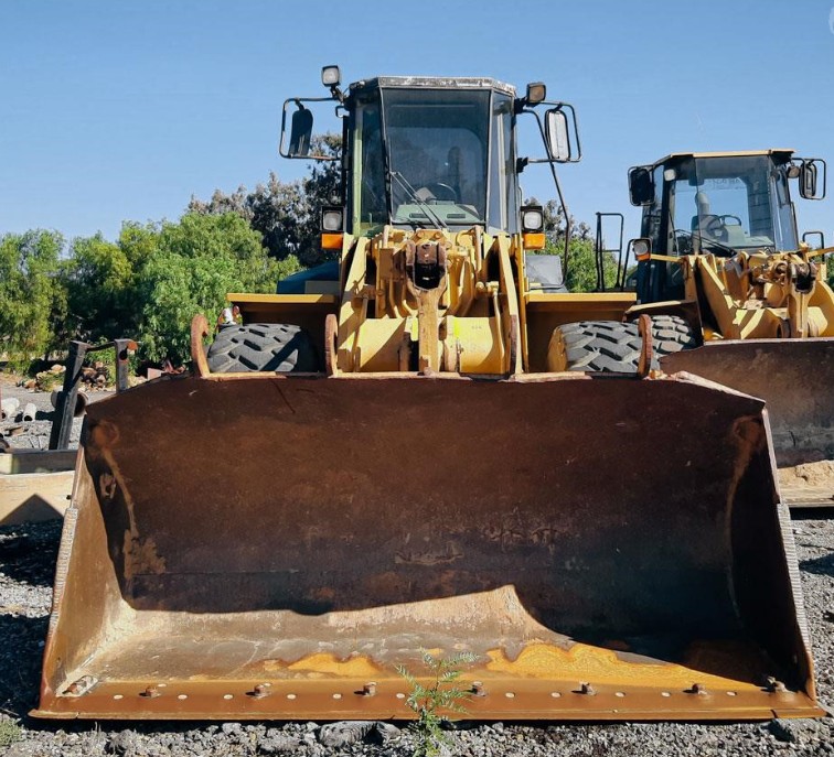 Cargador frontal Caterpillar 950F 1994 — cargador de ruedas de porte grande con cabina - fotografia 8