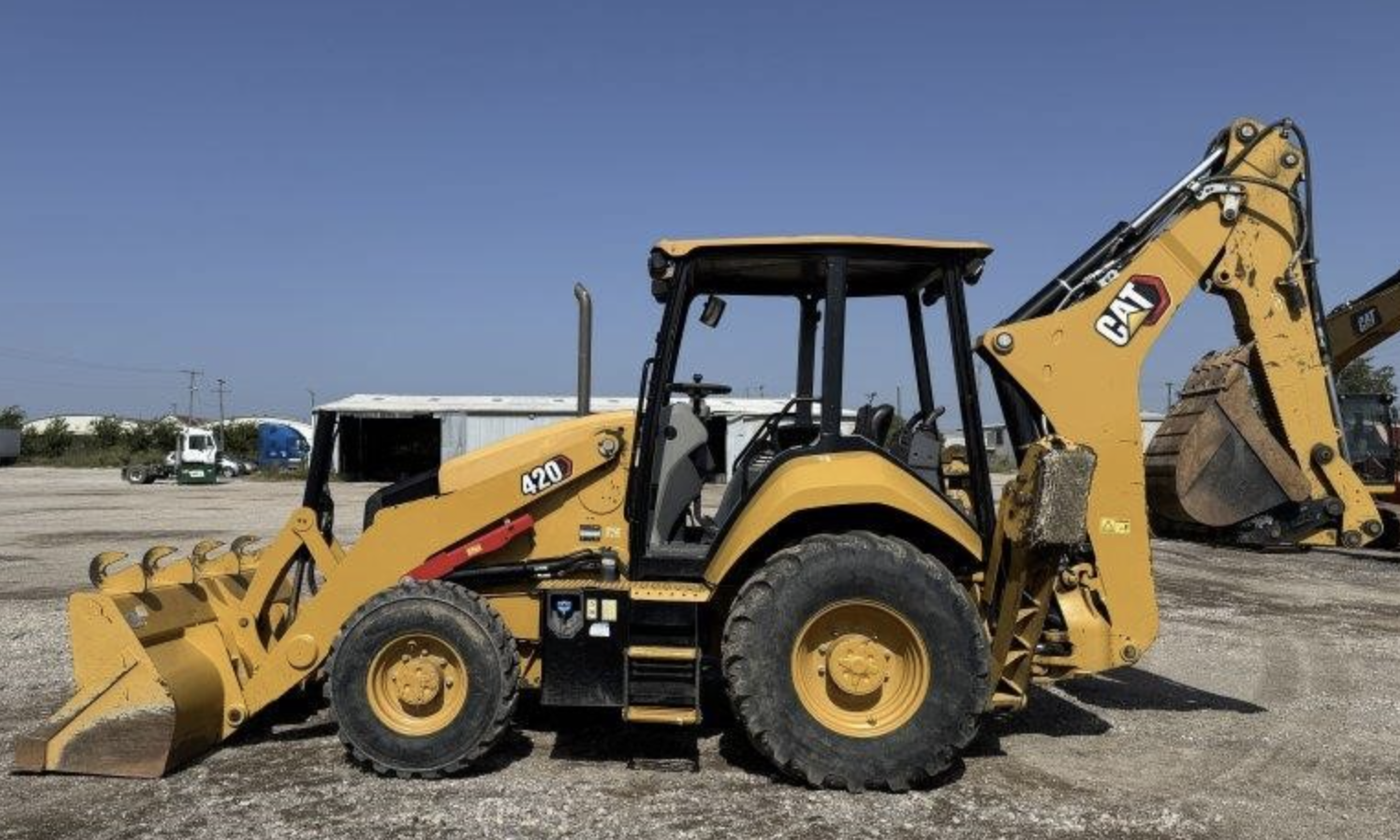 Retroexcavadora Caterpillar 420 2021 — 4x4 con kit para martillo, solo 2,991 horas - fotografia 11