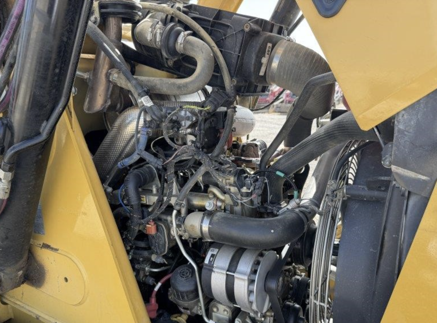 Retroexcavadora Caterpillar 420 2021 — 4x4 con kit para martillo, solo 2,991 horas - fotografia 14