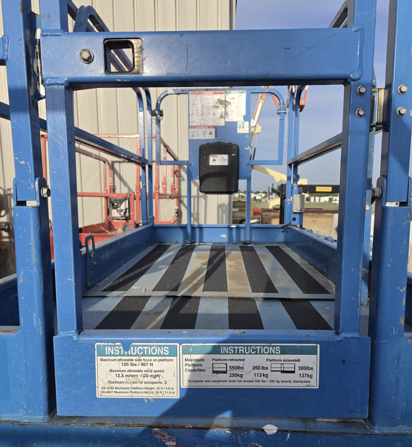Elevador de tijera Genie GS4047 2019 — scissor lift 45 ft, solo 445 horas - fotografia 8