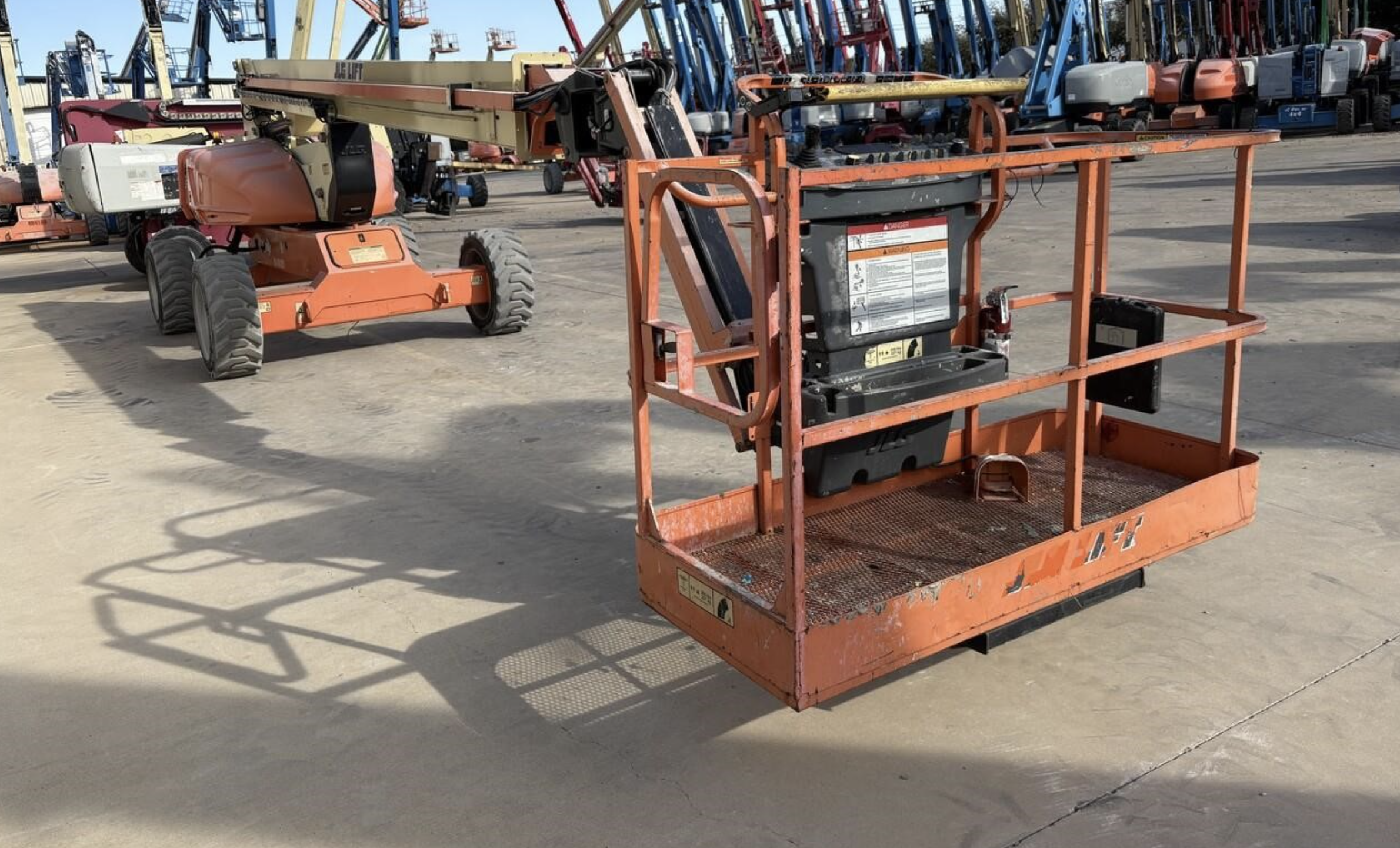 Elevador articulado JLG M600JP 2016 — híbrido, 60 ft con jib, solo 664 horas - fotografia 9