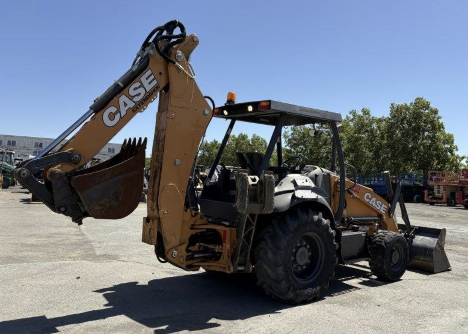 Retroexcavadora Case 580N EP 2021 — 4x4, extensión y martillo, solo 2,069 horas