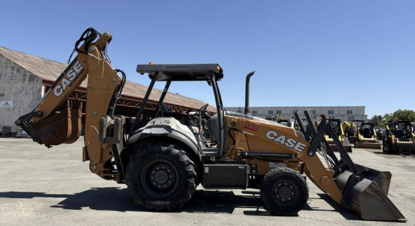 Retroexcavadora Case 580N EP 2021 — 4x4, extensión y martillo, solo 2,069 horas - fotografia 10