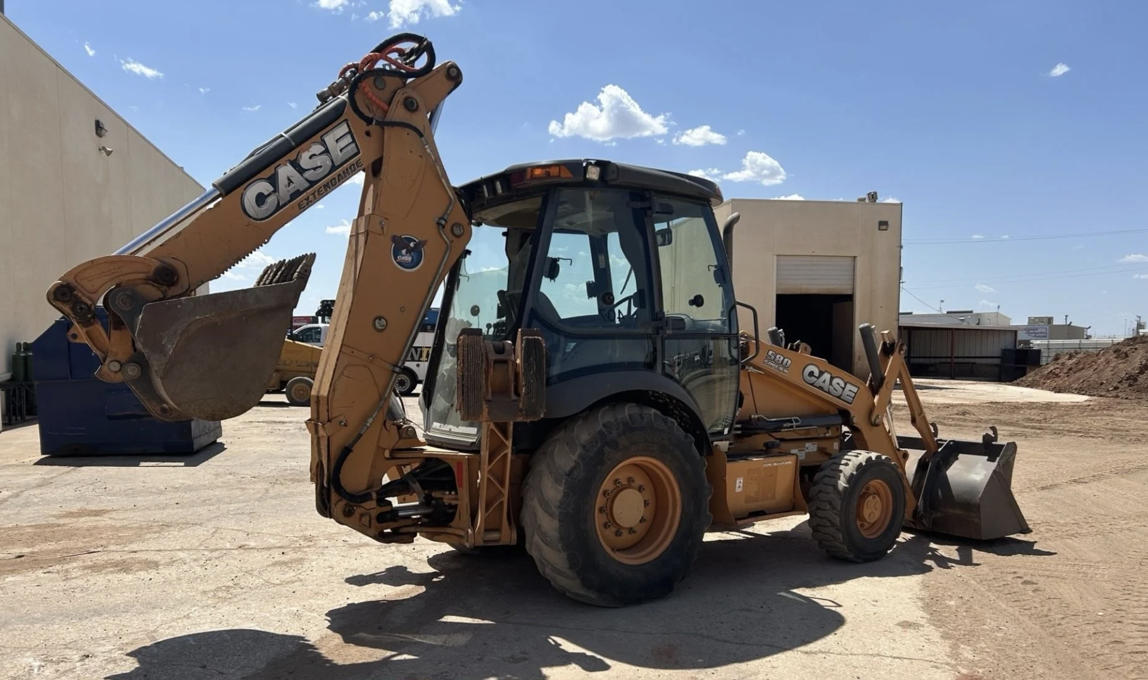 Retroexcavadora Case 580SN 2014 — Super N, 4x4, cabina, extensión y martillo