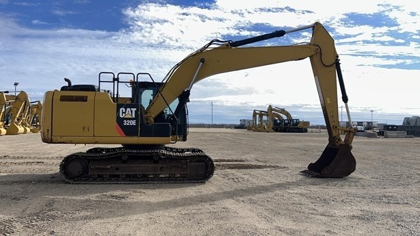 Excavadora Caterpillar 320E 2017 – 5,000 Horas con Kit para Martillo - fotografia 7