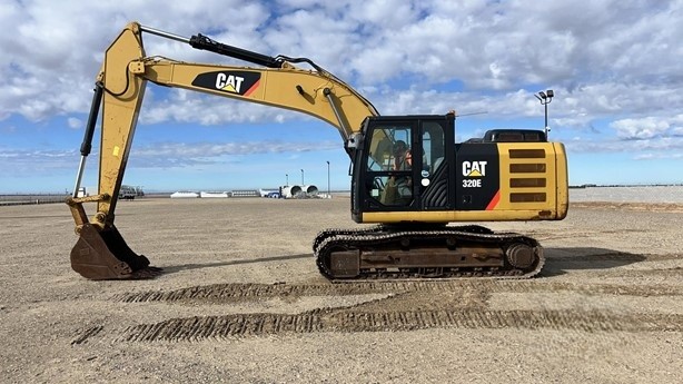 2017 Caterpillar 320E