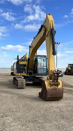 Excavadora Caterpillar 320E 2017 – 5,000 Horas con Kit para Martillo - fotografia 9