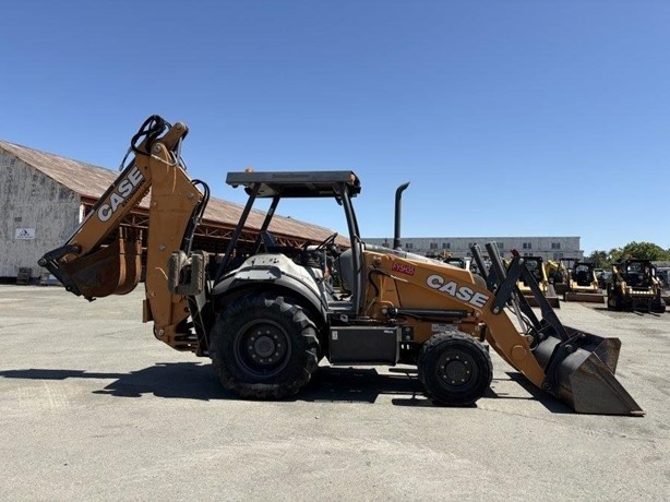 Retroexcavadora CASE 580N EP 2021 – 4x4 con Solo 2,069 Horas