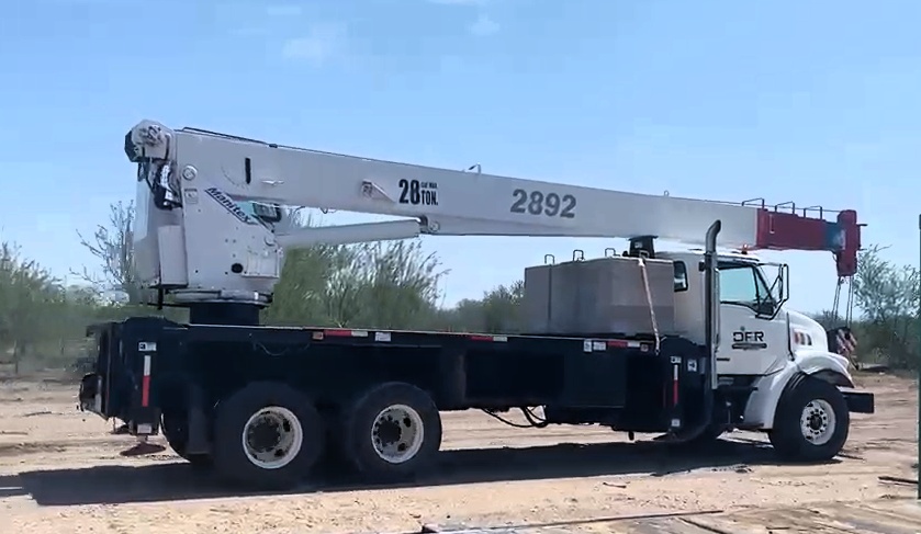 Grúa Titán Manitex M2892S 1999 – 28 Ton sobre Sterling LT7501 - fotografia 7