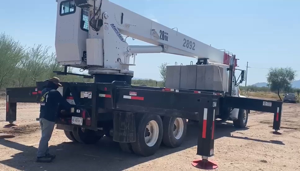 Grúa Titán Manitex M2892S 1999 – 28 Ton sobre Sterling LT7501 - fotografia 9