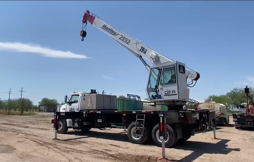 Grúa Titán Manitex M2892S 1999 – 28 Ton sobre Sterling LT7501 - fotografia 10