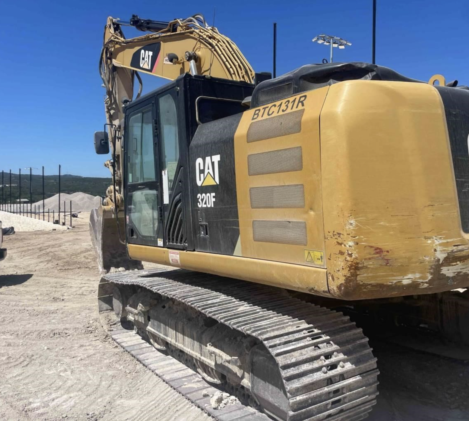 Excavadora Caterpillar 320FL 2016 – 6,185 Horas con Hidráulica de Alto Flujo - fotografia 12