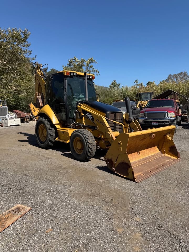 Retroexcavadora Caterpillar 420E 2012 – 4x4 con Cabina Cerrada y 2,813 Horas - fotografia 7