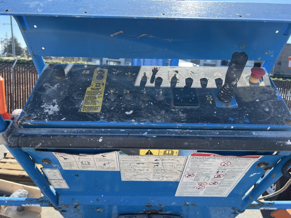 Elevador articulado Genie Z-45/25J 2014 | 45 ft y 999 h - fotografia 8