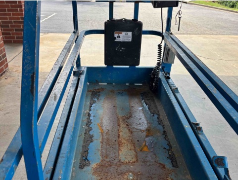 Elevador de Tijera Genie GS-1930 2015 Eléctrico – 19 ft y Solo 617 Horas - fotografia 8