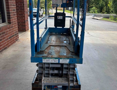 Elevador de Tijera Genie GS-1930 2015 Eléctrico – 19 ft y Solo 617 Horas - fotografia 9