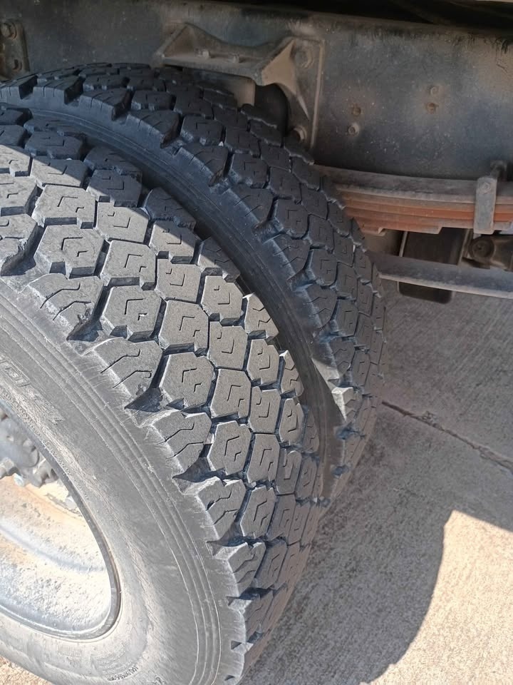 Camión plataforma Ford F-650 XLT 2008 – 386,000 millas - fotografia 8