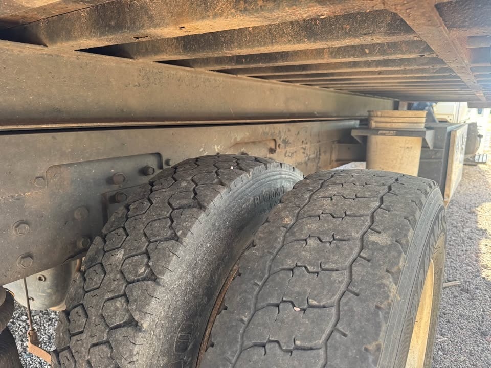 Camión plataforma International 4300 2007 – 295,990 millas - fotografia 7