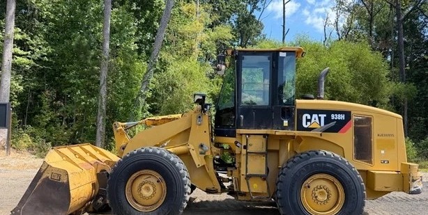 Cargador frontal Caterpillar 938H 2010 – 9,115 horas y cabina - fotografia 9