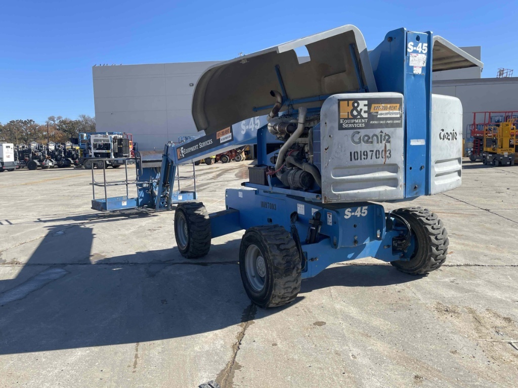 Elevador telescópica Genie S-45 2016 de 45 ft de altura - fotografia 9