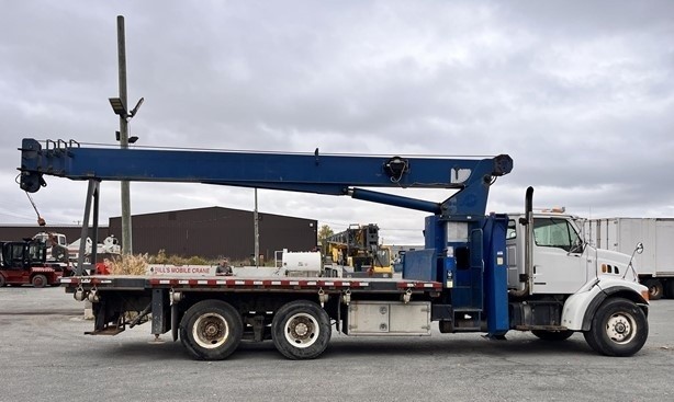 Grúa titán Manitex 2592 1999 de 25 toneladas y pluma de 92 ft sobre Sterling LT7500 - fotografia 8
