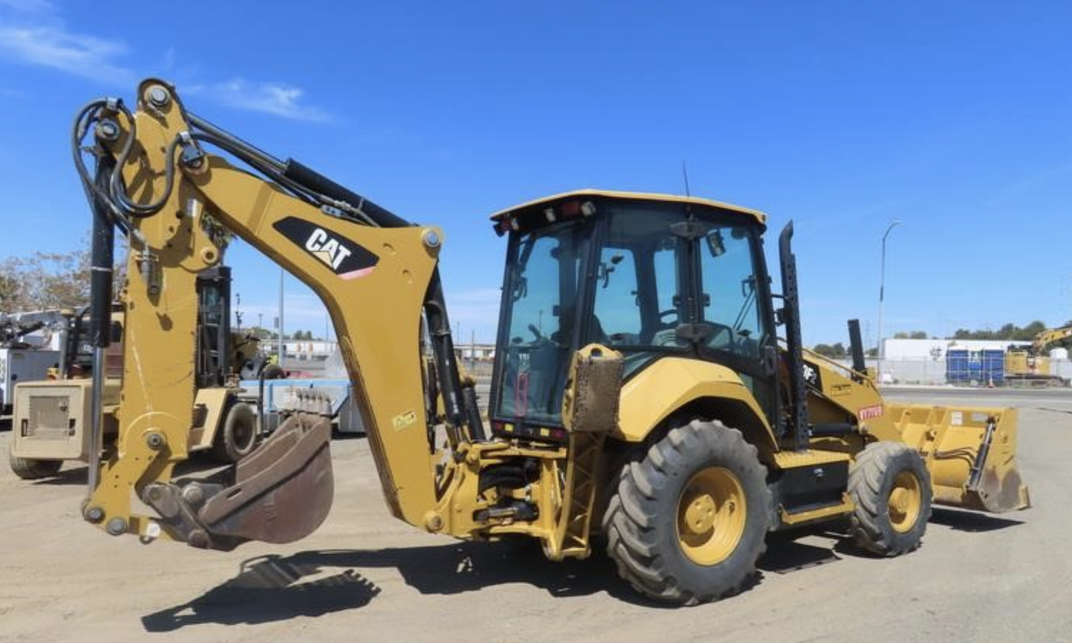 Retroexcavadora Caterpillar 420F2 2018 4x4 con cabina, brazo extensible y kit para martillo - fotografia 11