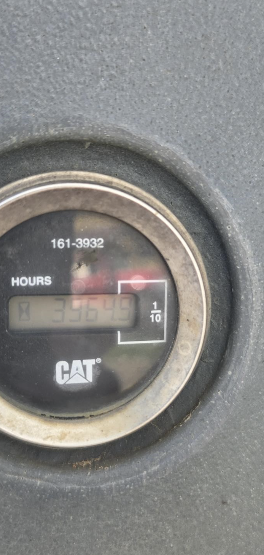 Horómetro de la retroexcavadora Caterpillar 420D 2005 con 3,964 horas