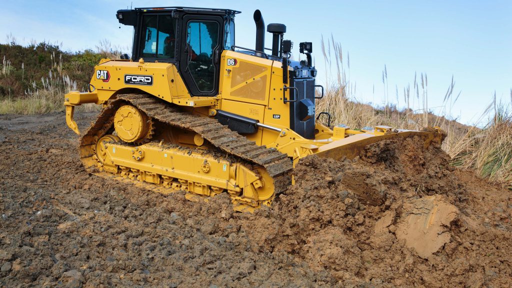 bulldozer shantui vs bulldozer caterpillar