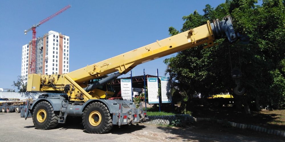 Por qué la grúas RT es clave en construcción