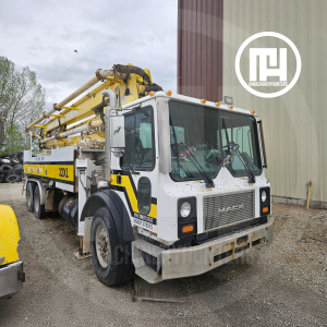 Bomba de concreto Schwing 1999 32 metros Mack MR688 lista para entrega