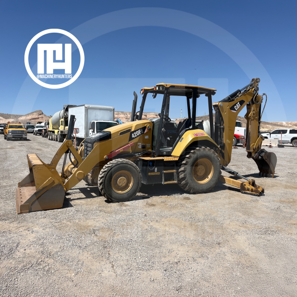 Retroexcavadora Caterpillar 420F2 2019 4x4 con extensión y kit para martillo