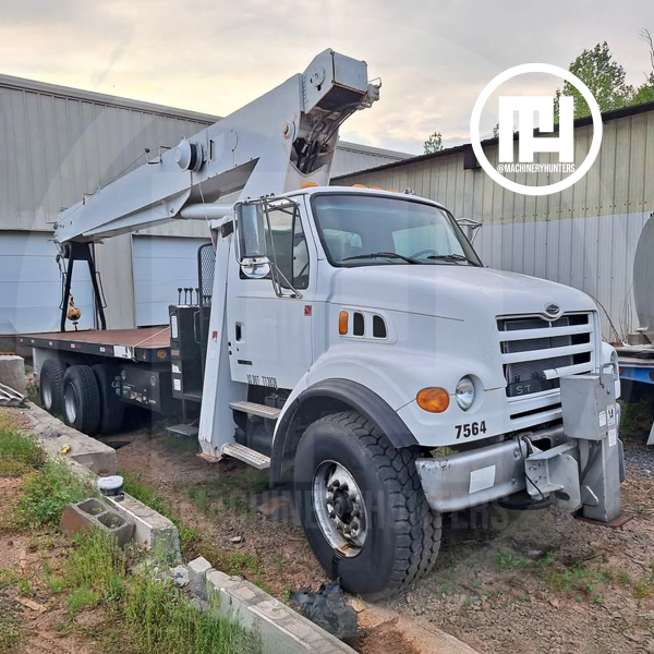 Grúa Titán Terex 23.5 toneladas 2005 montada en camión Sterling